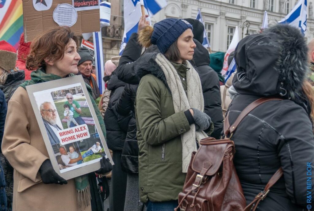 Beit Polska Chair Ms Hanna Gawronska-Spiewak at the March for the Liberation of the Hostages, 11-19-23 Warsaw