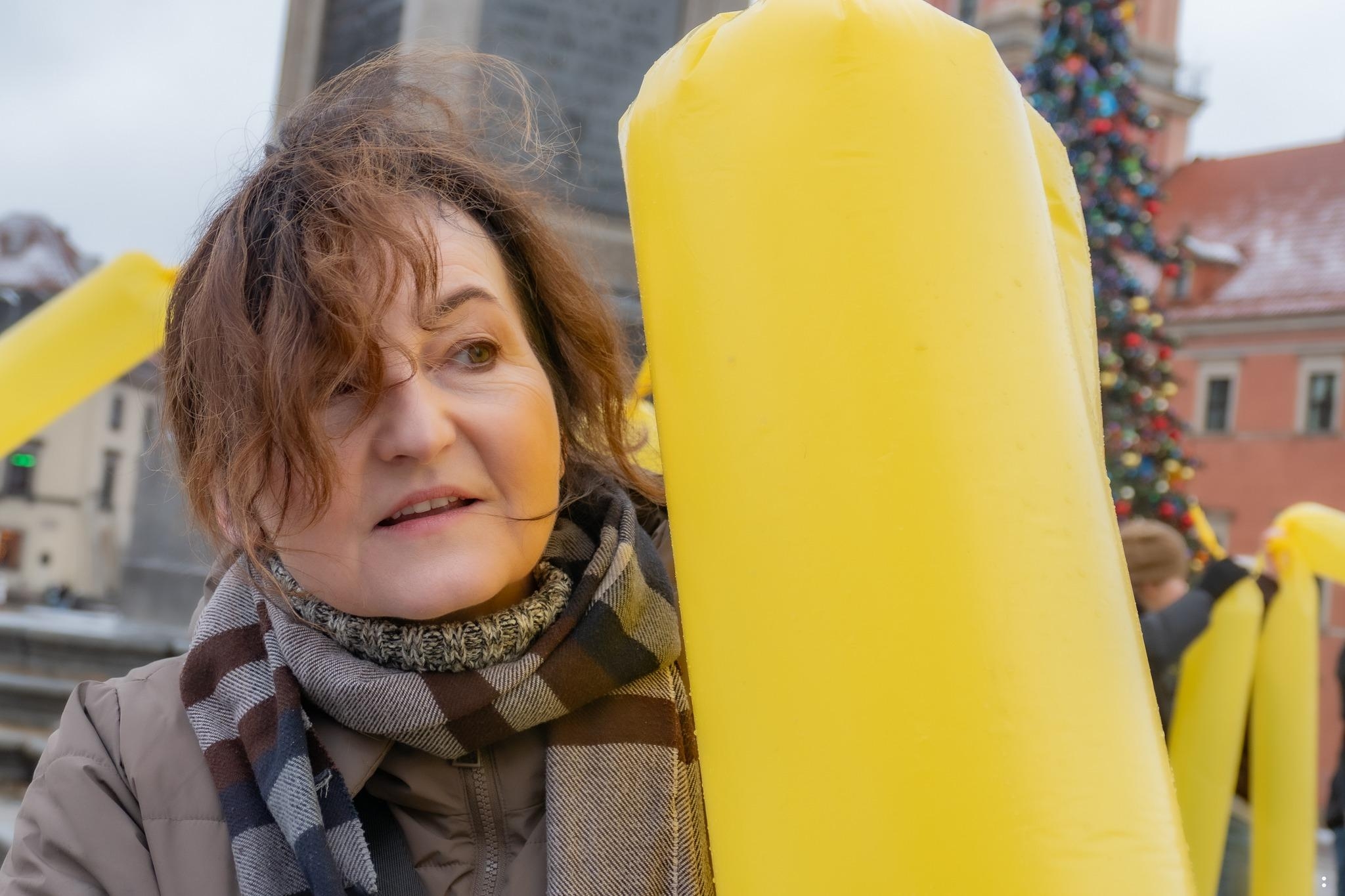 Tie a yellow ribbon! - this was the main motive of the demonstration // A demonstration in Warsaw marking 100 days